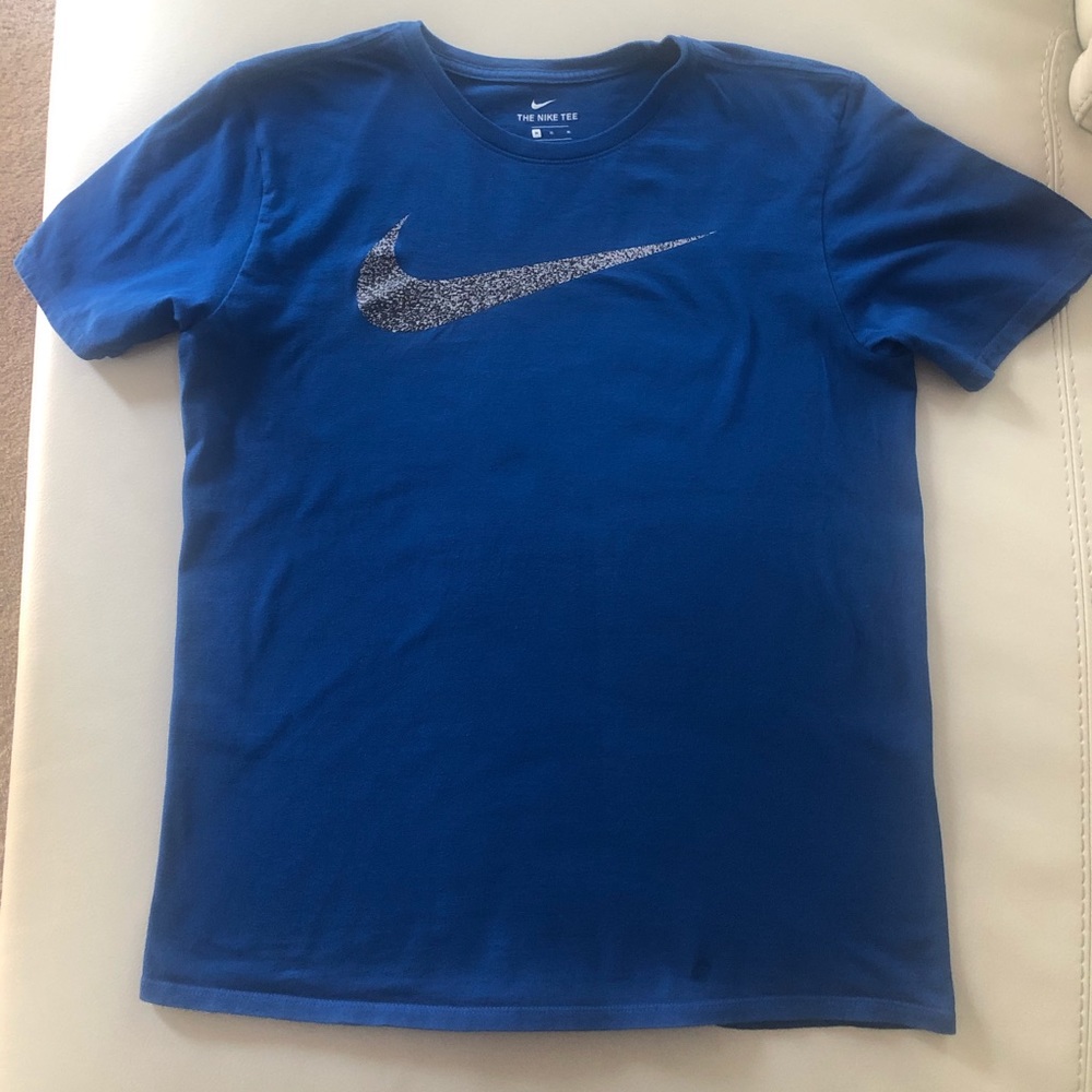 Nike top